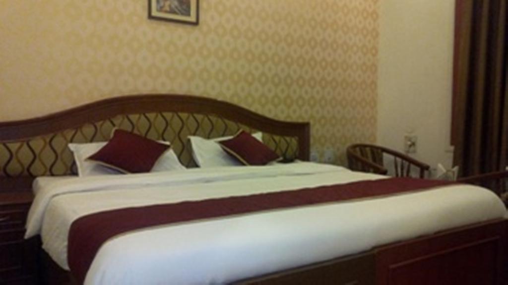 Hotel Sunrise Inn Лакнау Екстериор снимка
