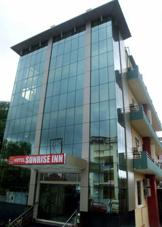 Hotel Sunrise Inn Лакнау Екстериор снимка